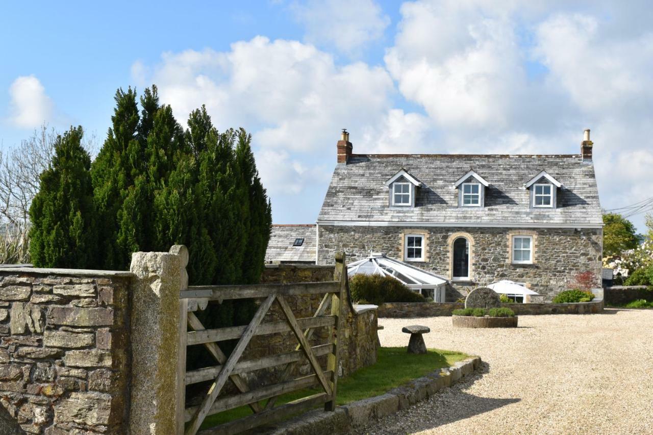 Treveighan Farmhouse Saint Teath Exterior foto